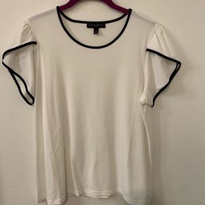 Black and White Banana Republic Top Sz L